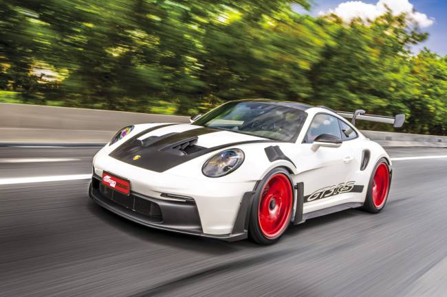 Porsche 911 GT3 RS tem downforce maior que o peso de um Kwid