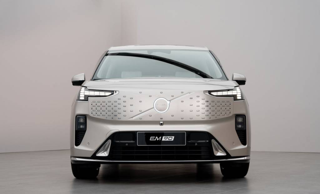 320164_Volvo_EM90_Studio_Stills 320164_Volvo_EM90_Studio_Stills