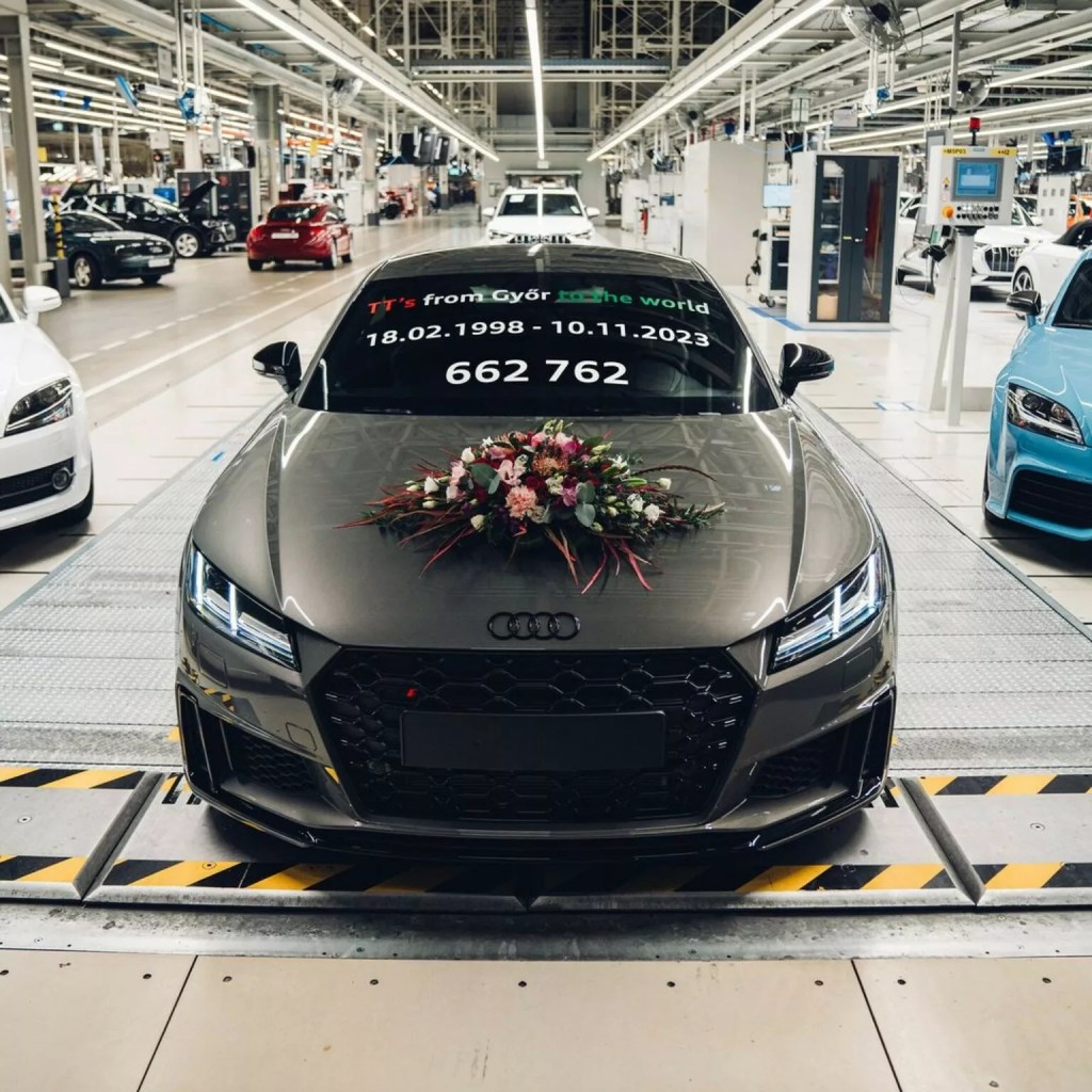 Audi-TT-Production-End-1-2-1536x1536
