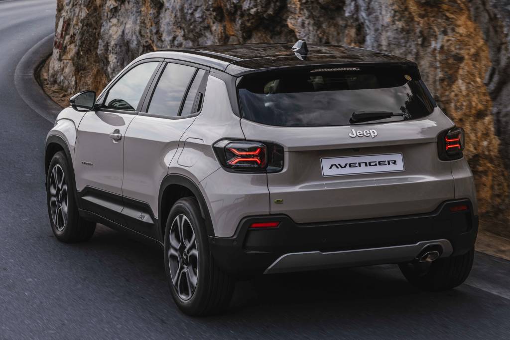 Avengere-Hybrid (3) (1) Jeep Avenger e-Hybrid