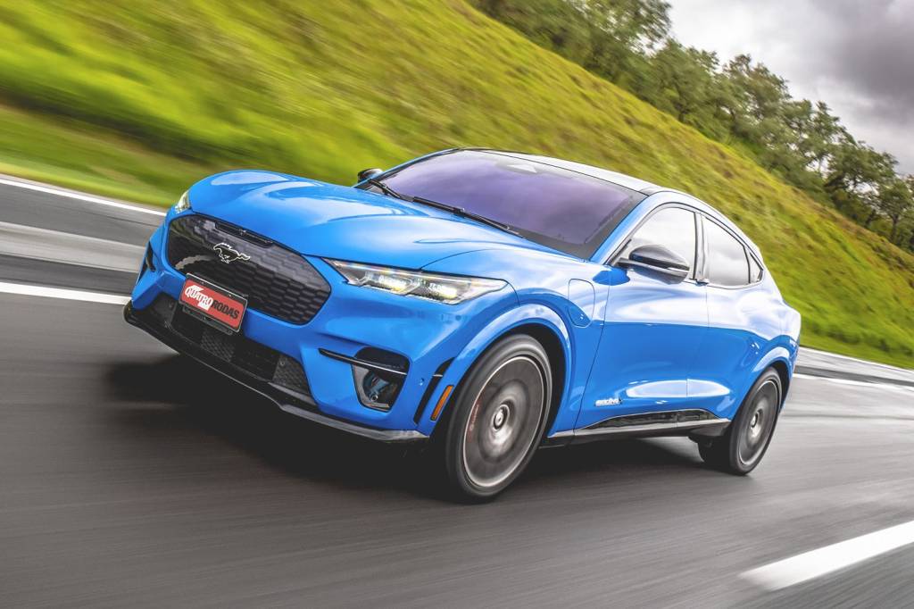 Ford dá desconto de R$ 6.000 para quem trocar um Tesla por um Mach-E