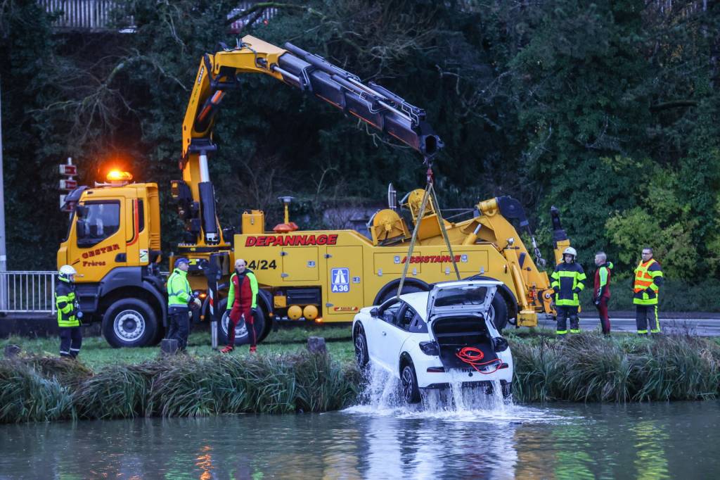 Novo Lancia Ypsilon afundado na França