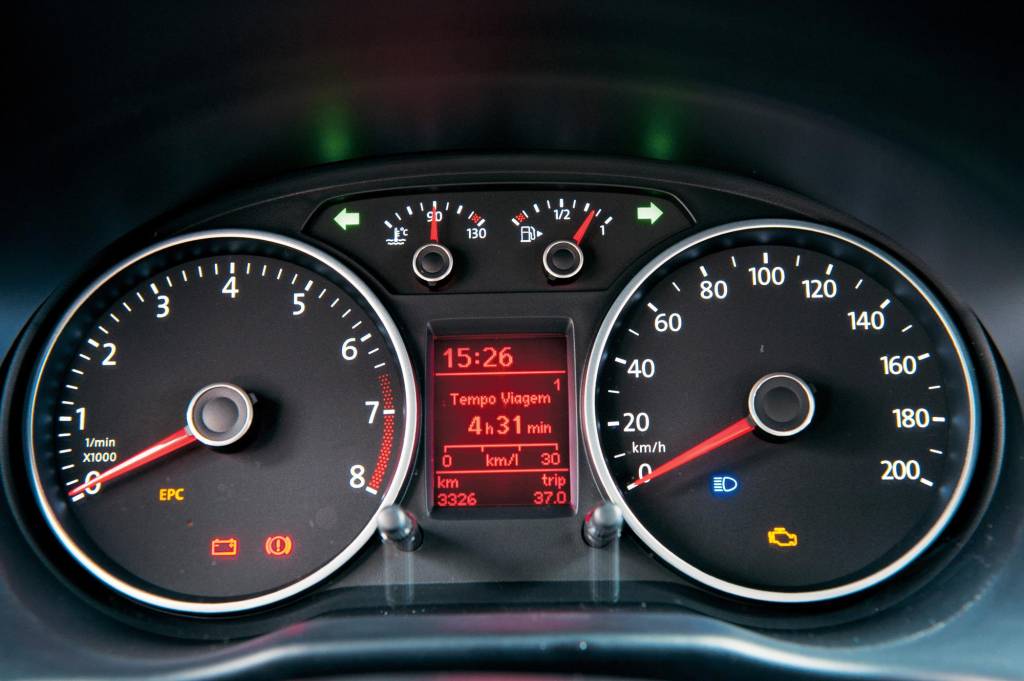 Quadro de instrumentos do Gol 1.0 modelo 2012 da Volkswagen, testado pela revist VW Gol G5