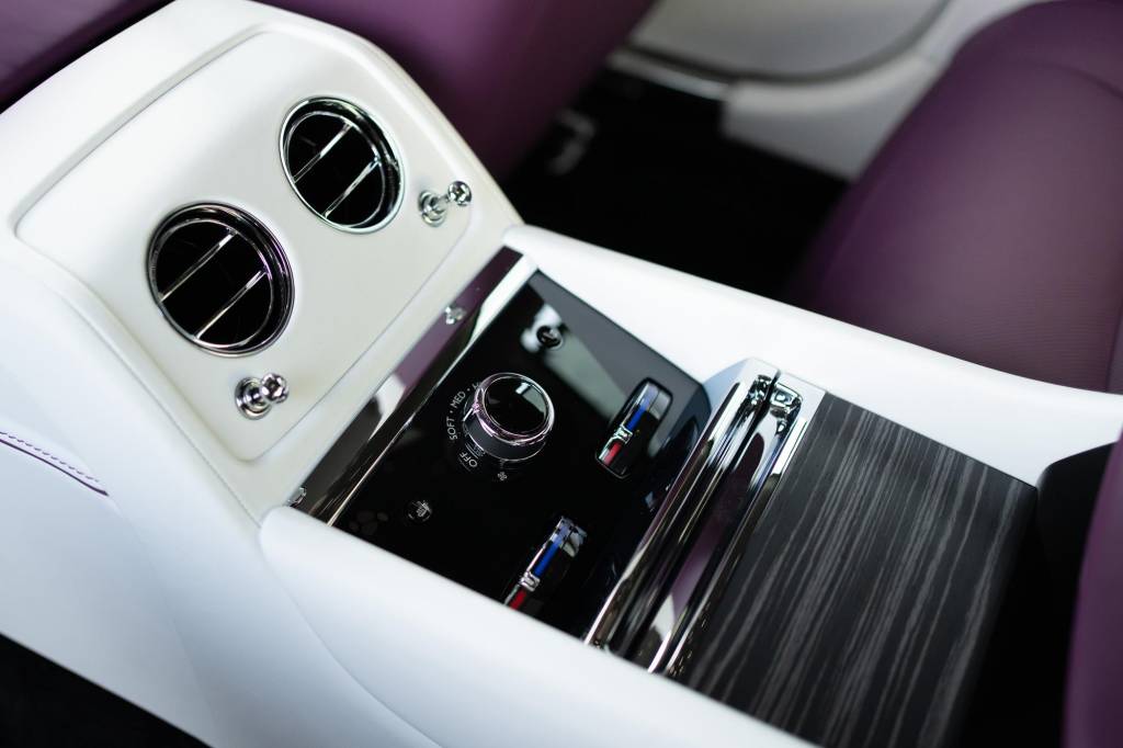 ROLLS-ROYCE SPECTRE: TWILIGHT PURPLE