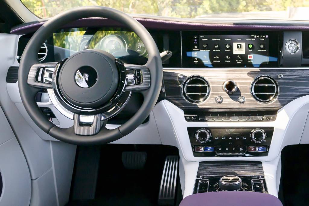 ROLLS-ROYCE SPECTRE: TWILIGHT PURPLE