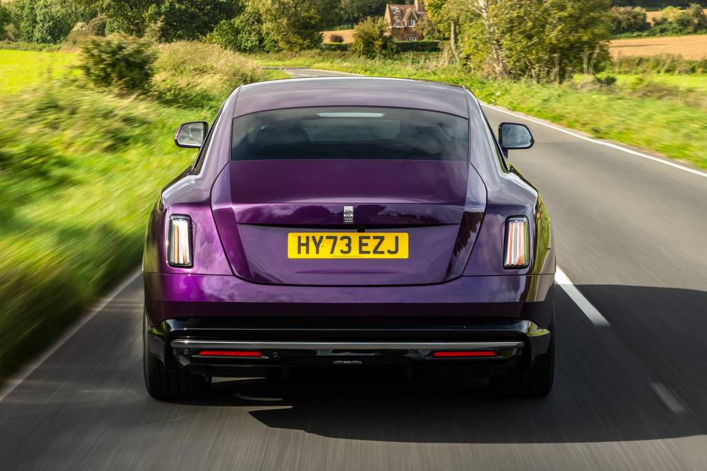 ROLLS-ROYCE SPECTRE: TWILIGHT PURPLE