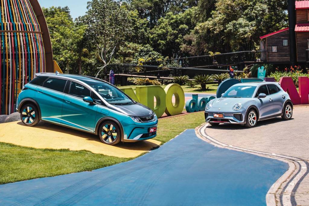 Por que carros elétricos têm consumo em km/l no Brasil?