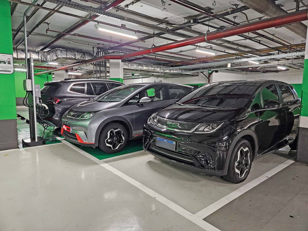 Longa Duração: BYD Dolphin tem amaciamento e pegadinhas na garantia