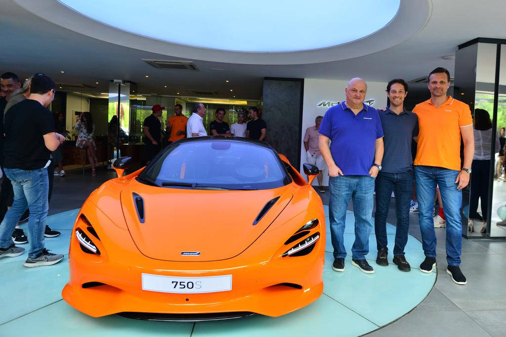 433594_1094241__fef_5112_web_ McLaren 750s
