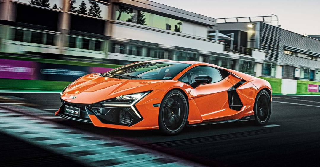 Novo Lamborghini Revuelto vai muito além da lenda dos motores V12