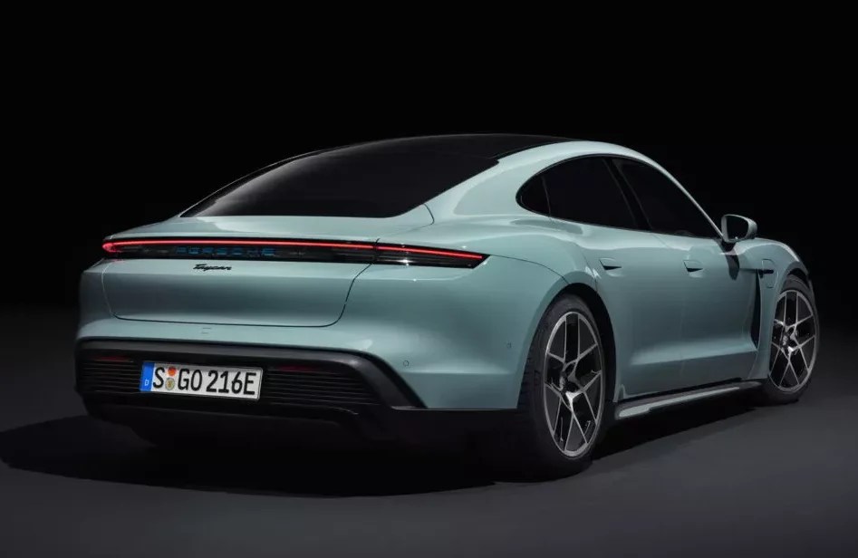 2025-Porsche-Taycan-7-1536x1152