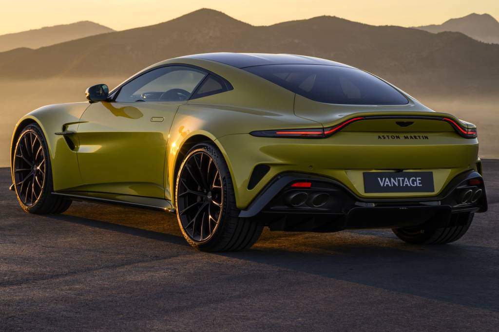 Linhas mais volumosas dão porte de SUV ao novo Aston Martin Vantage
