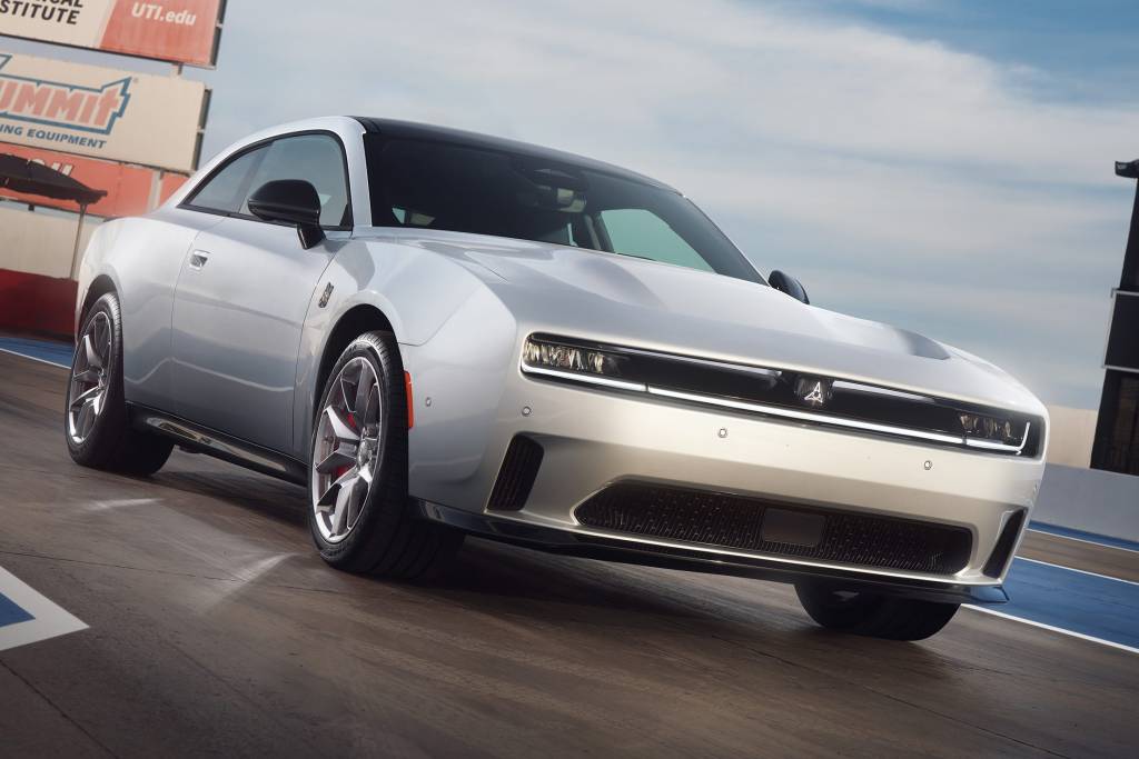 Dodge Charger elétrico terá até baterias de estado sólido para ser rápido