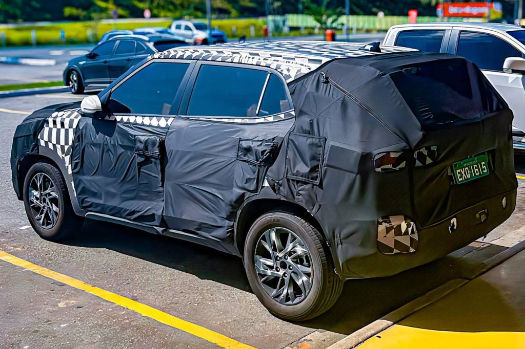 Buracos na camuflagem são bons indícios da nova lanterna do Hyundai Creta