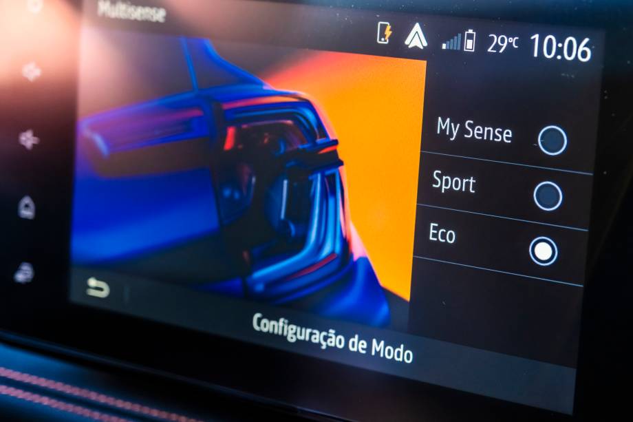 Há três modos de condução: Eco, Sport e MySense Há três modos de condução: Eco, Sport e MySense