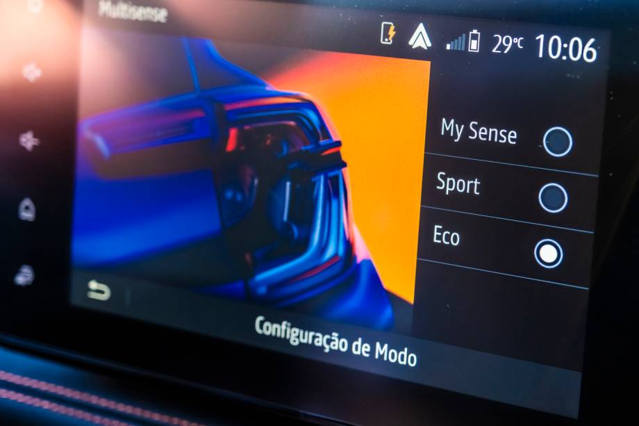 Há três modos de condução: Eco, Sport e MySense