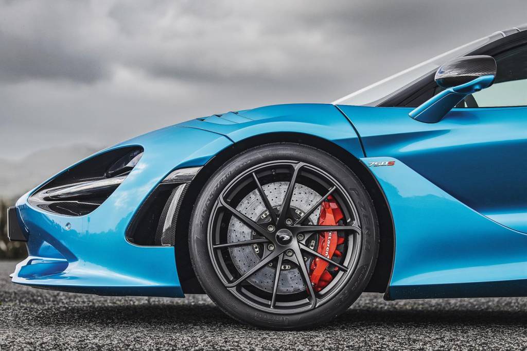 mclaren_750s_coupe