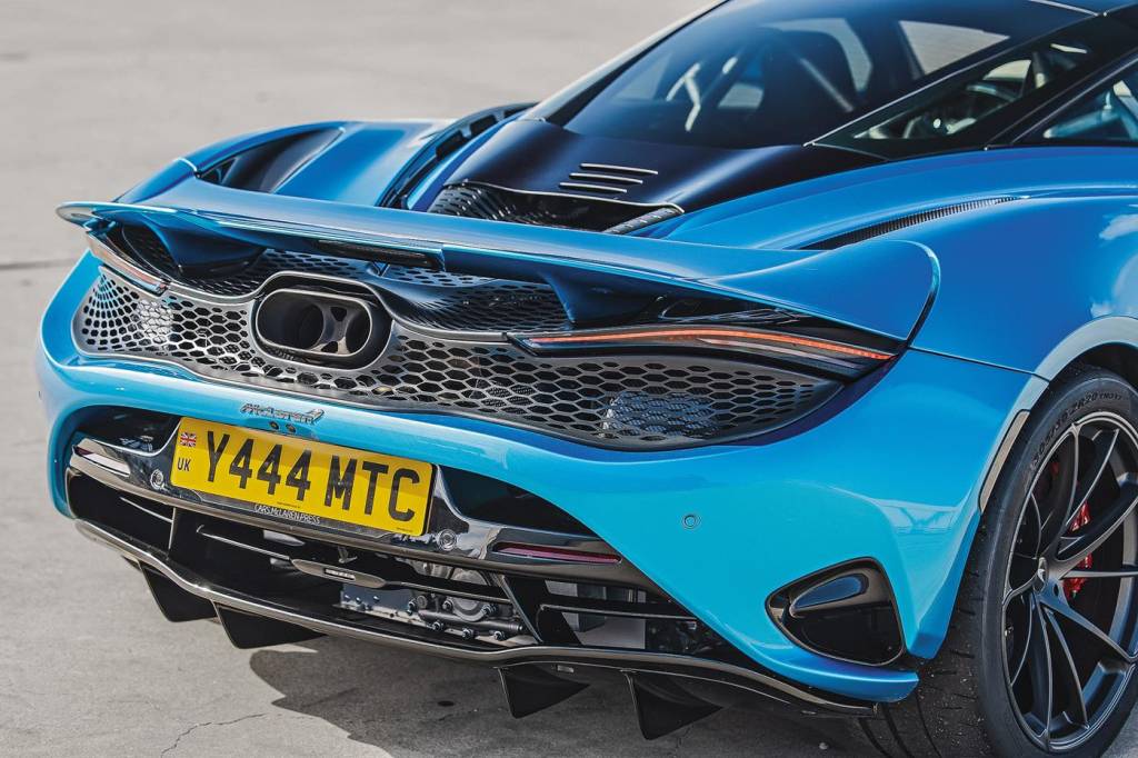 mclaren_750s_coupe