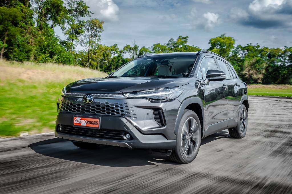 Corolla Cross 2025 Fiat Strada lidera vendas em maio; chuvas no RS causam queda de 4% no país