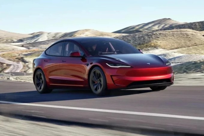 2025-Tesla-Model-3-Performance-423-905