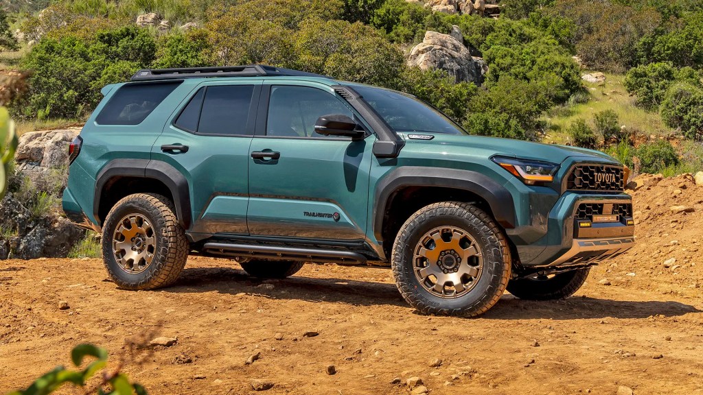 Novo Toyota 4Runner antecipa base do novo SW4 e tem até motor híbrido