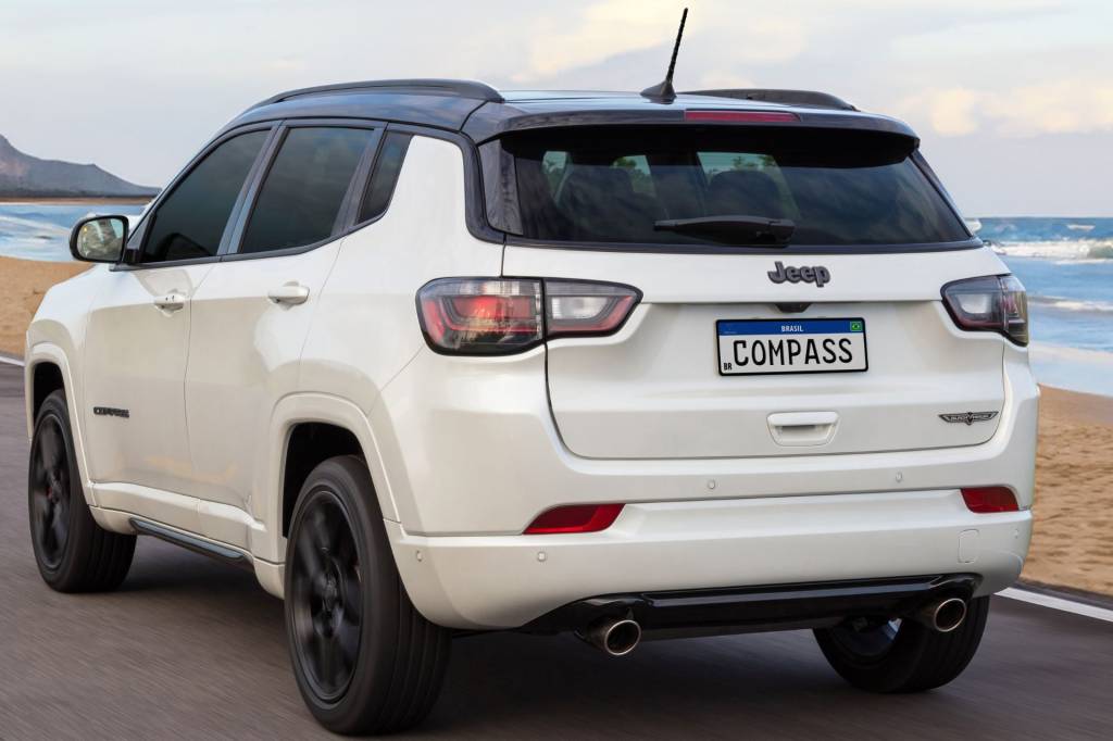 Jeep Compass Blackhawk 2025 (1) Mudanças visuais existem, mas o principal incremento está na mecânica
