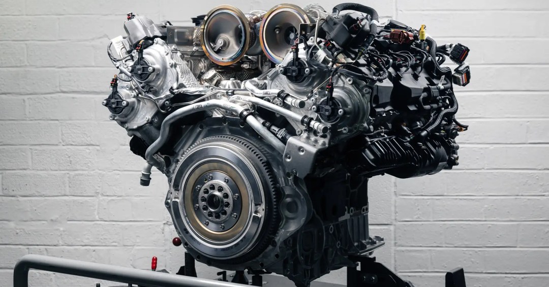 Bentley mostra novo V8 híbrido que marca o fim dos motores W12