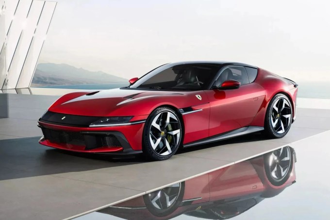 New_Ferrari_V12_ext_06_Design_red_media-2048×1152