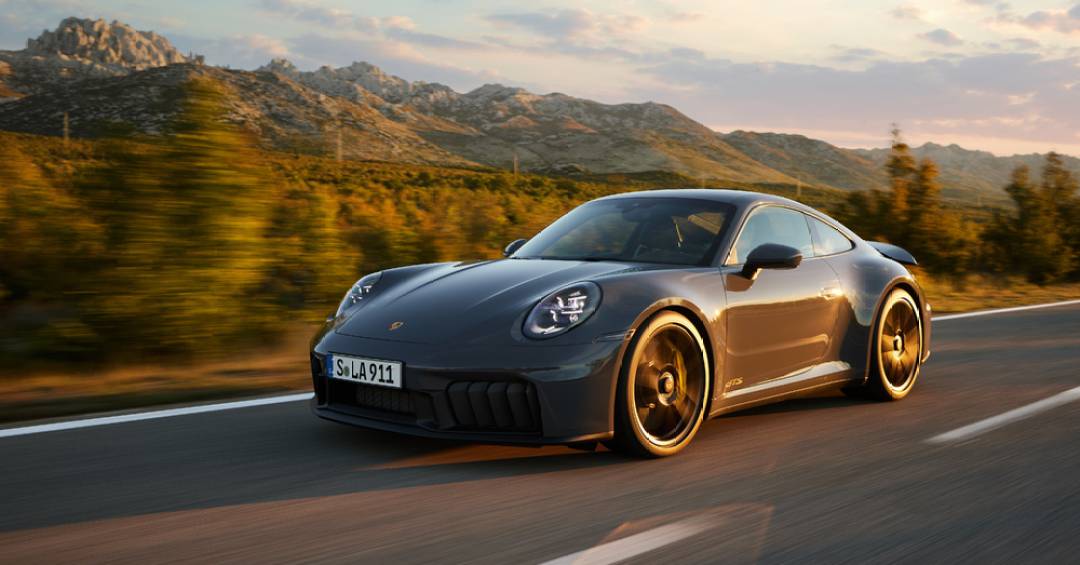 Porsche 911 vira híbrido, gira as rodas traseiras, mas perde câmbio manual