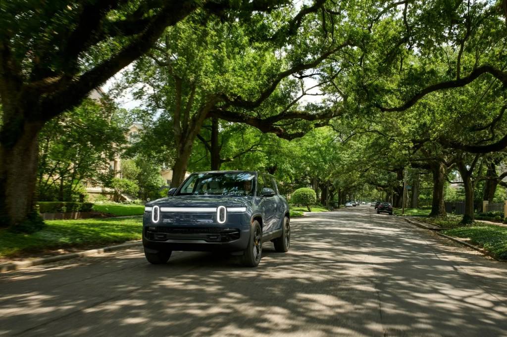 2024-Rivian-R1S-606-21_d0a6d2 Rivian R1T e R1S