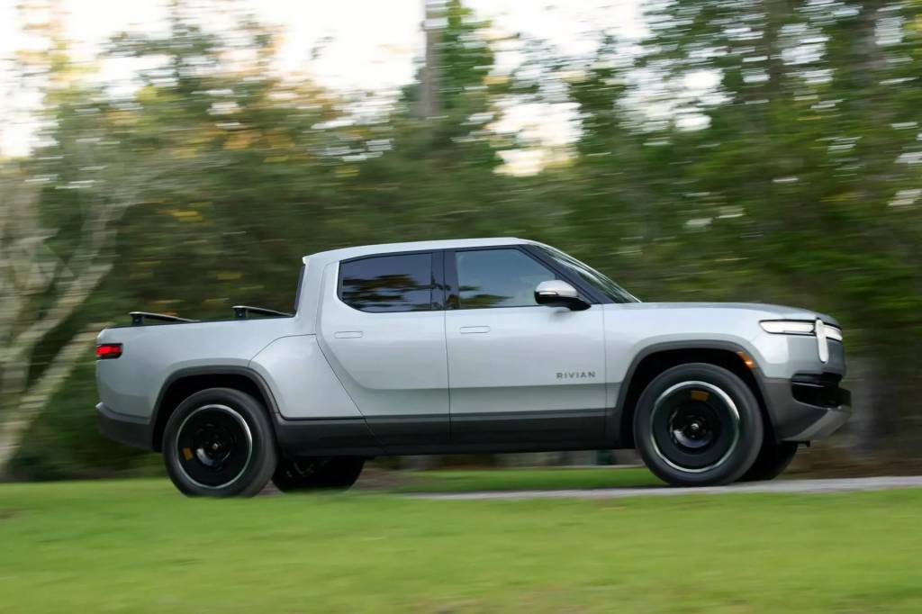 2024-Rivian-R1T-606-5 Rivian R1T e R1S