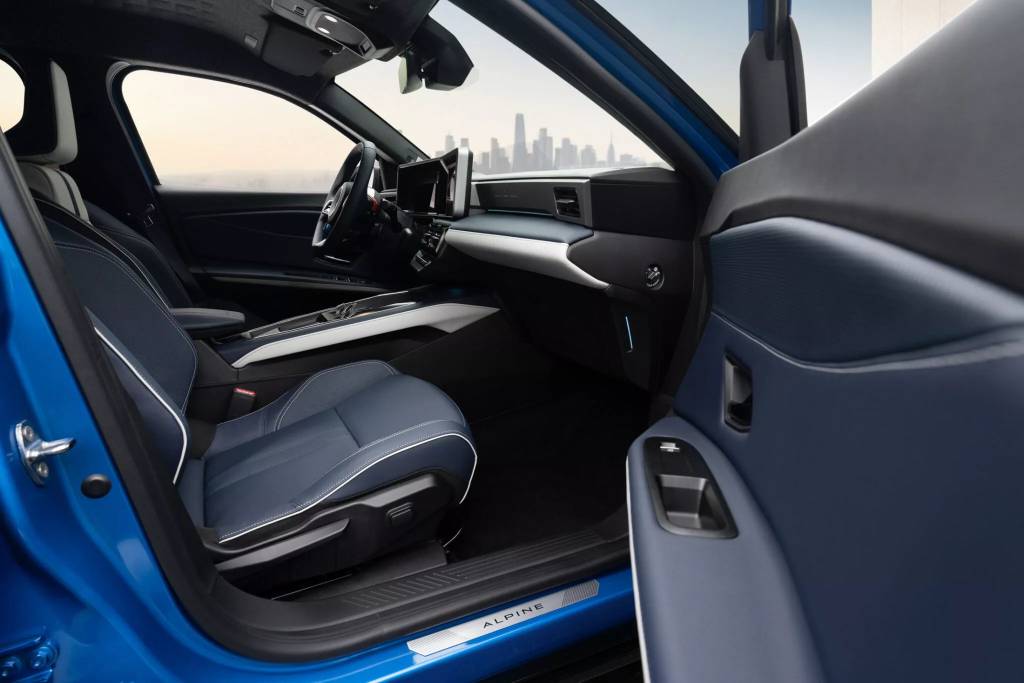 Alpine-A290-00024-2048×1366 Alpine A290 GT