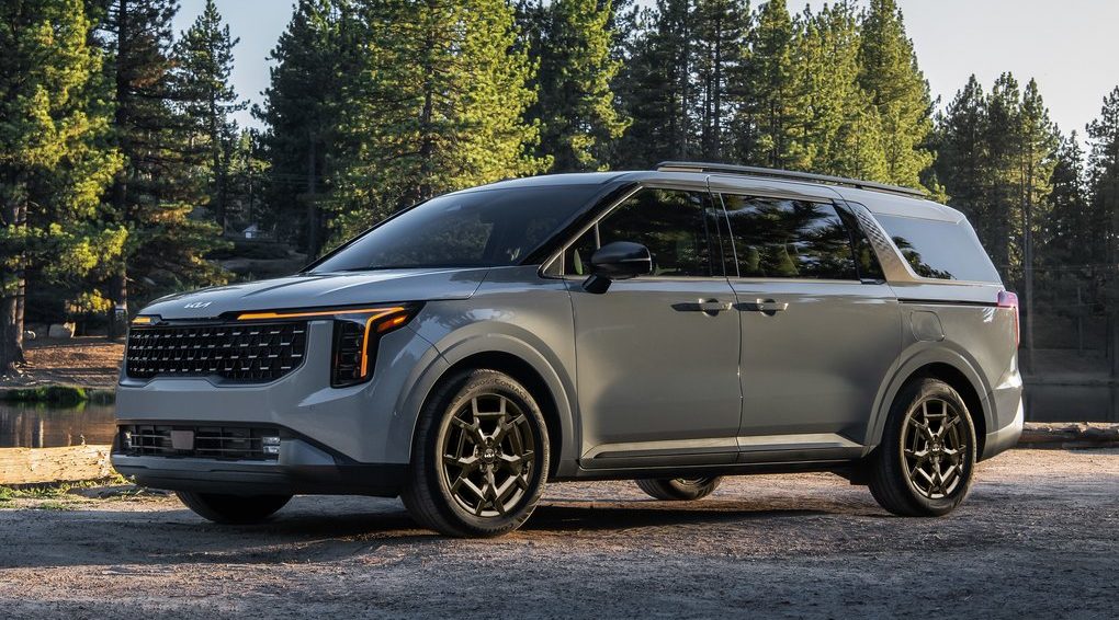 Kia Carnival 2025 chega ao Brasil com preço de SUV de luxo sem ser híbrido