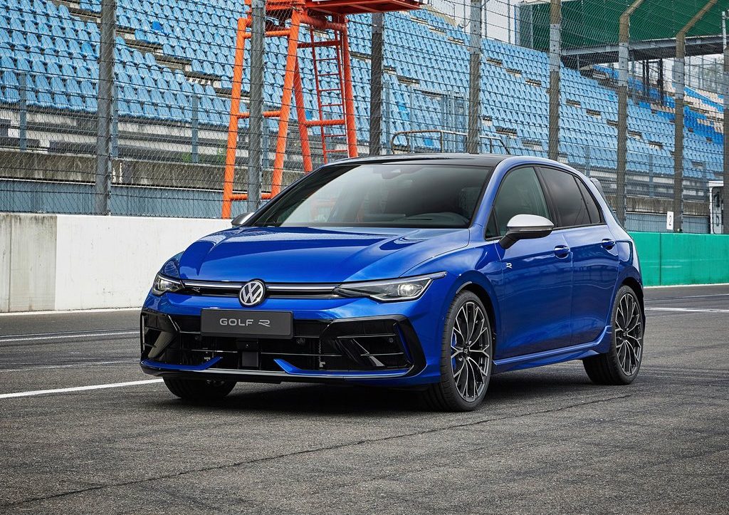 Volkswagen-Golf_R-2025-1024-01