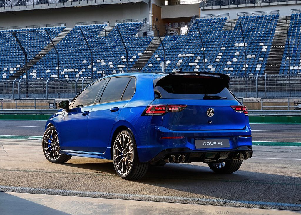 Volkswagen-Golf_R-2025-1024-0e