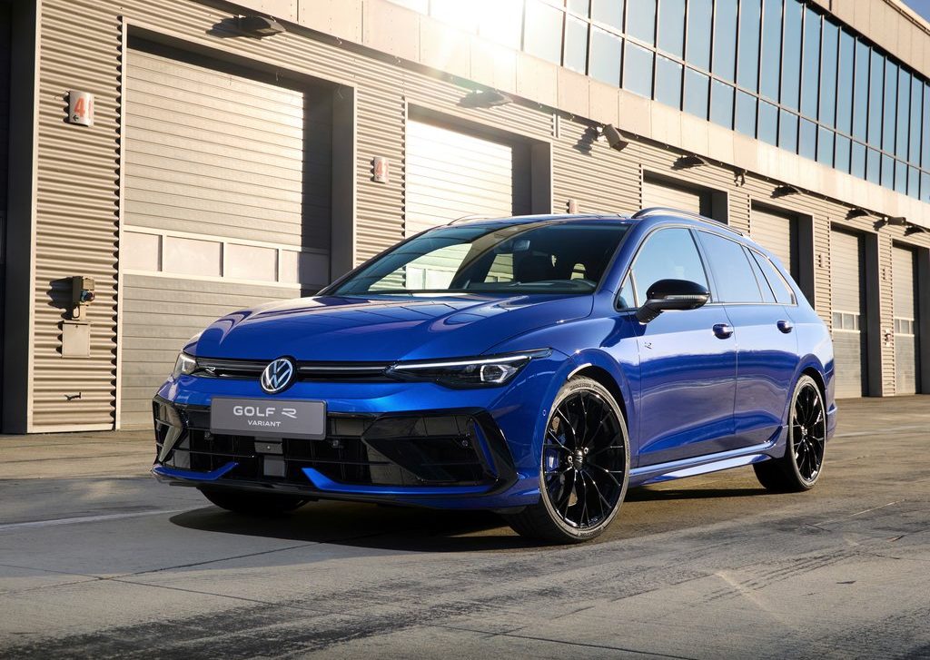 Volkswagen-Golf_R_Variant-2025-1024-03