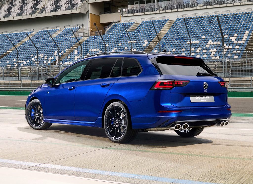 Volkswagen-Golf_R_Variant-2025-1024-07