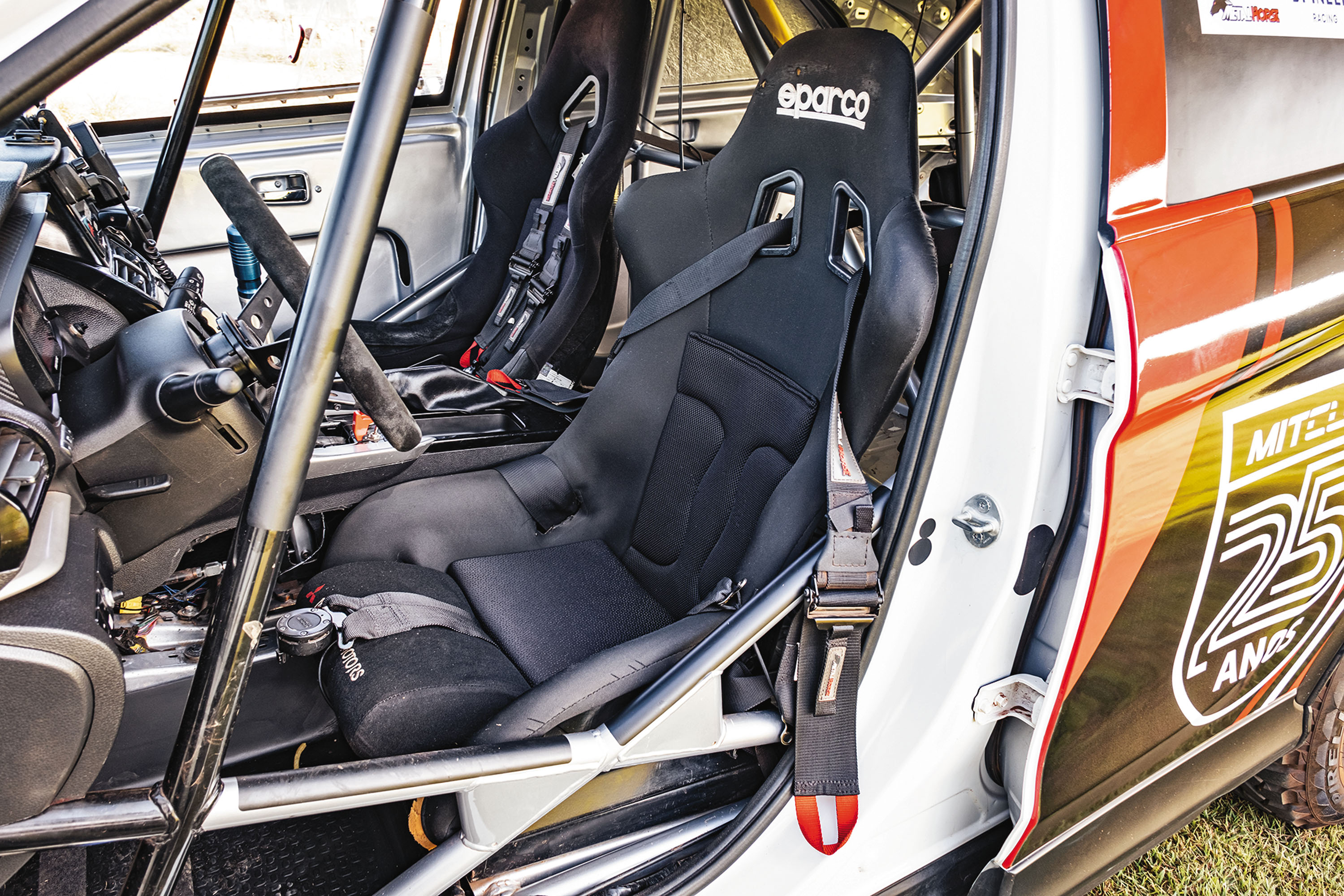 mitsubishi eclipse cross r