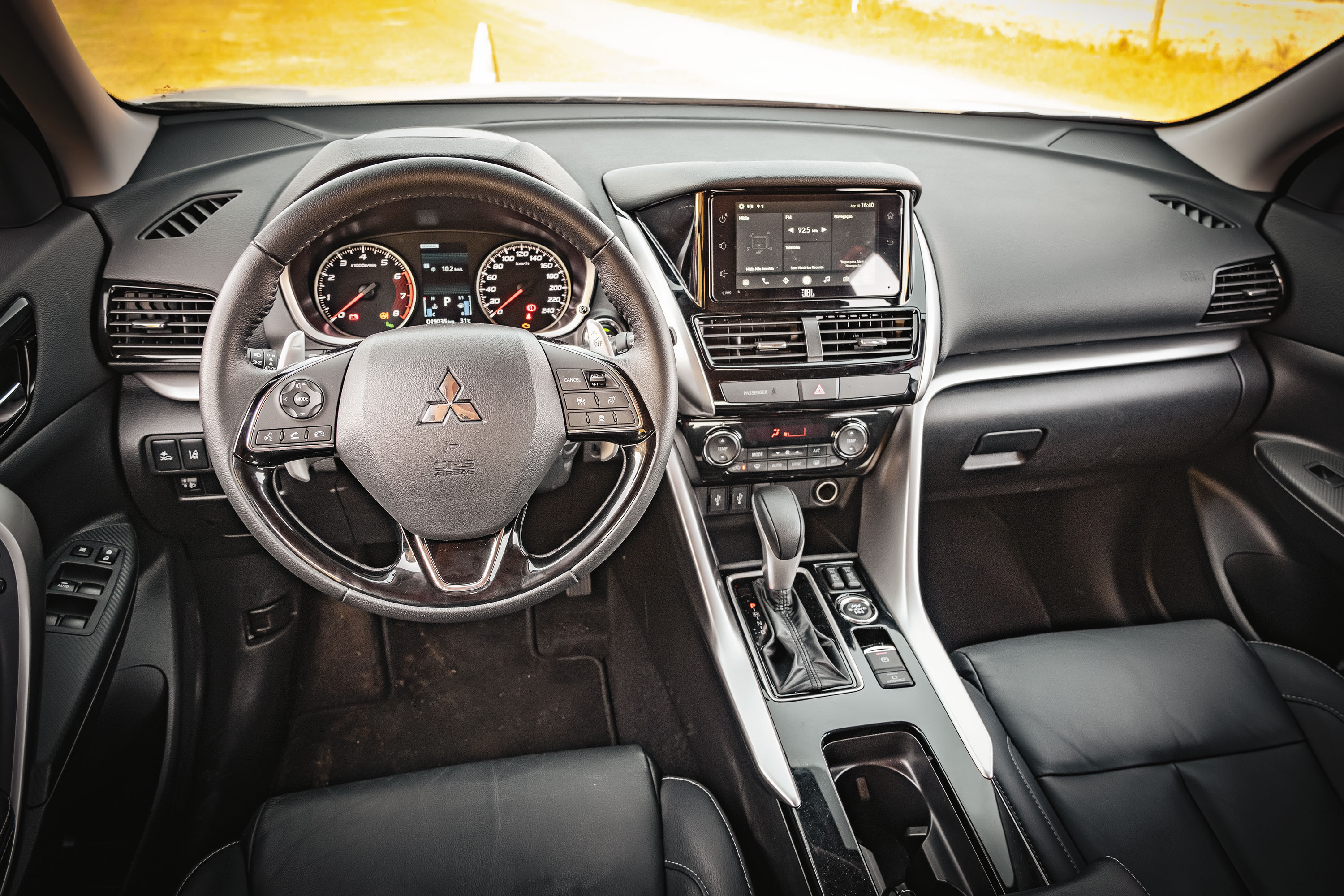 mitsubishi eclipse cross r