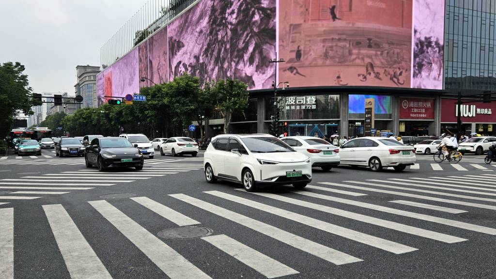 China: principal mercado e polo exportador para várias marcas do Ocidente China: principal mercado e polo exportador para várias marcas do Ocidente