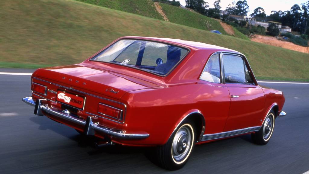 Corcel modelo 1969, com motor 1.3, avaliado pela revista Quatro Rodas. Corcel modelo 1969, com motor 1.3, avaliado pela revista Quatro Rodas.