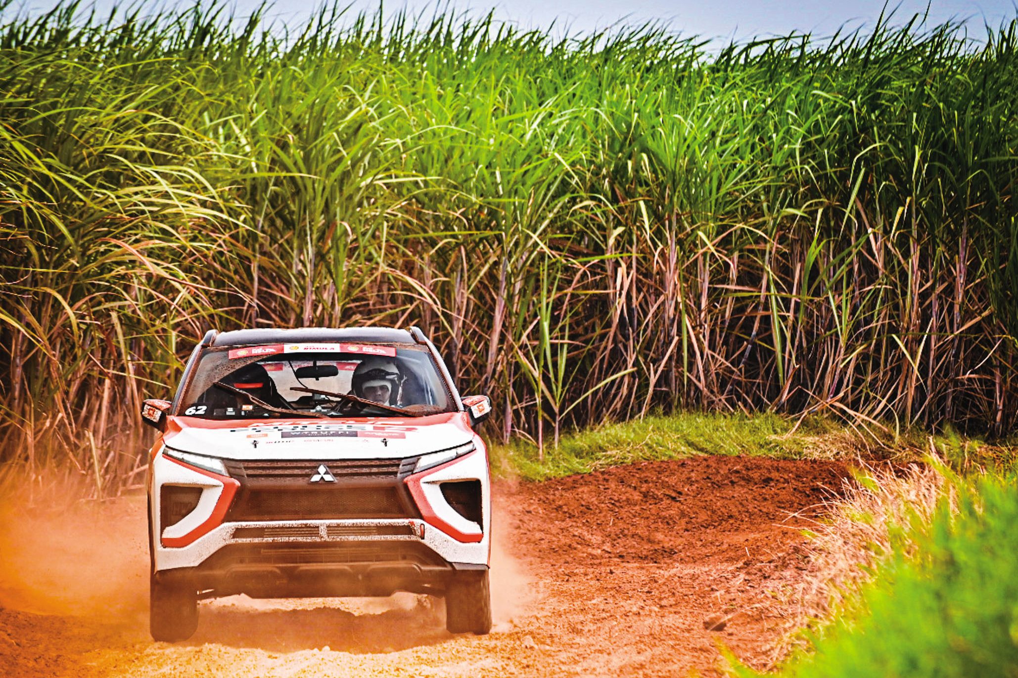 mitsubishi eclipse cross r