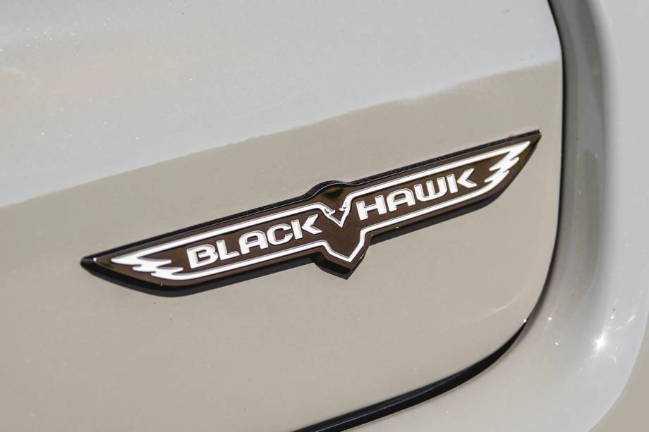 Jeep-Compass-Blackhawk-14.jpg?quality=70