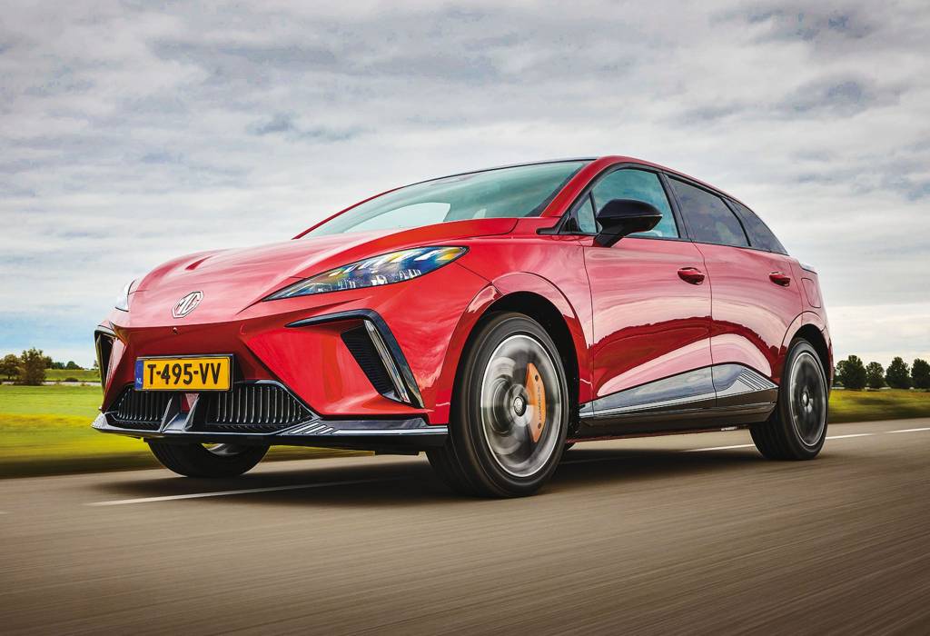 MG estreia no Brasil com três carros elétricos e de olho nos híbridos