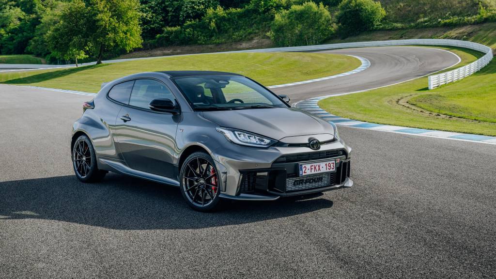 2024-gryaris-manual-preciousmetal-dpl-static–013 GR Yaris 2024