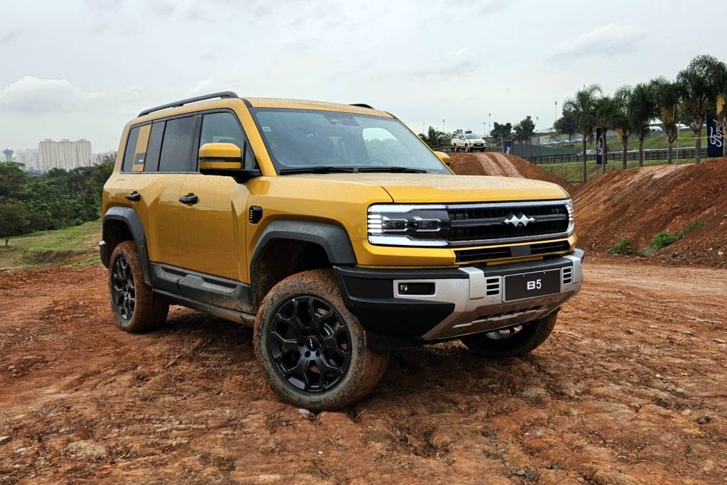 Denza B5 chega ainda em 2025 com quase 700 cv e mais barato que Defender