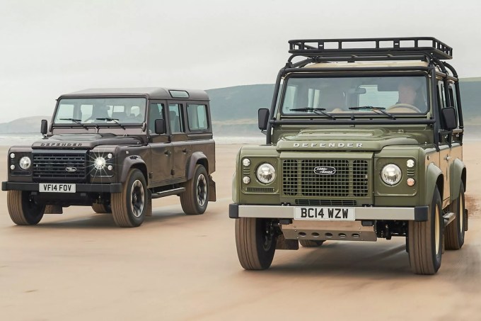 Land-Rover-Defender-Classic-V8-by-Works-Bespoke-3-copy-2048×1152