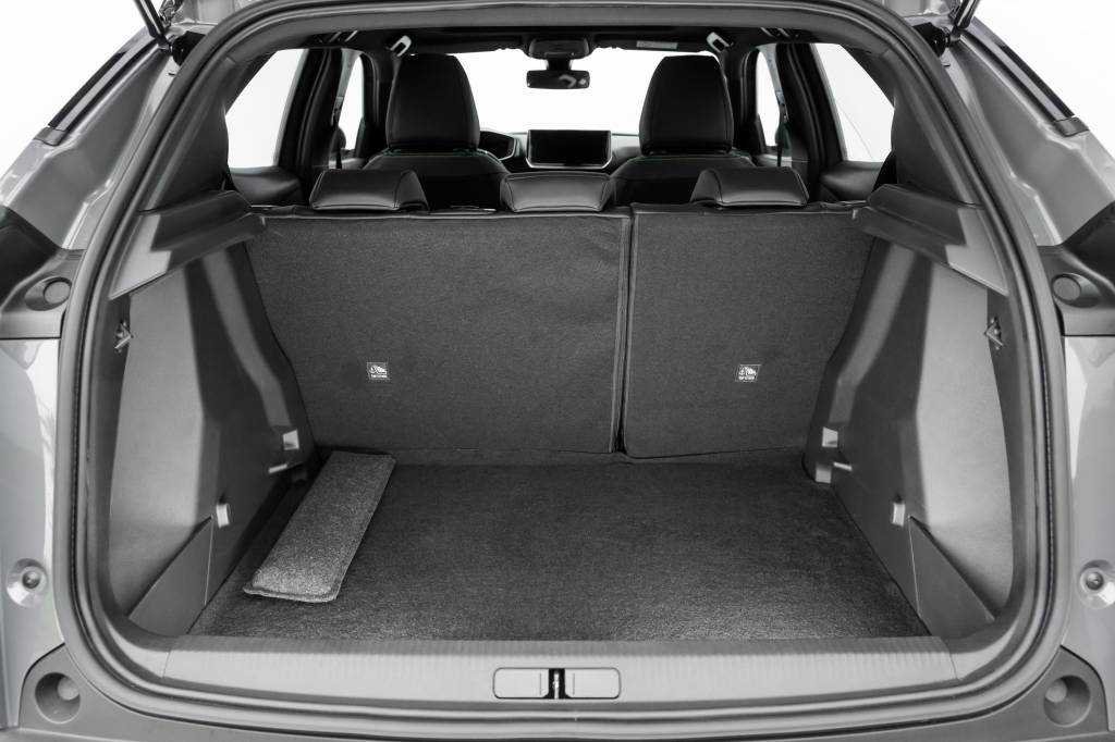 Peugeot 2008 GT T200 2025 (20) Peugeot 2008 GT T200 2025 (20)