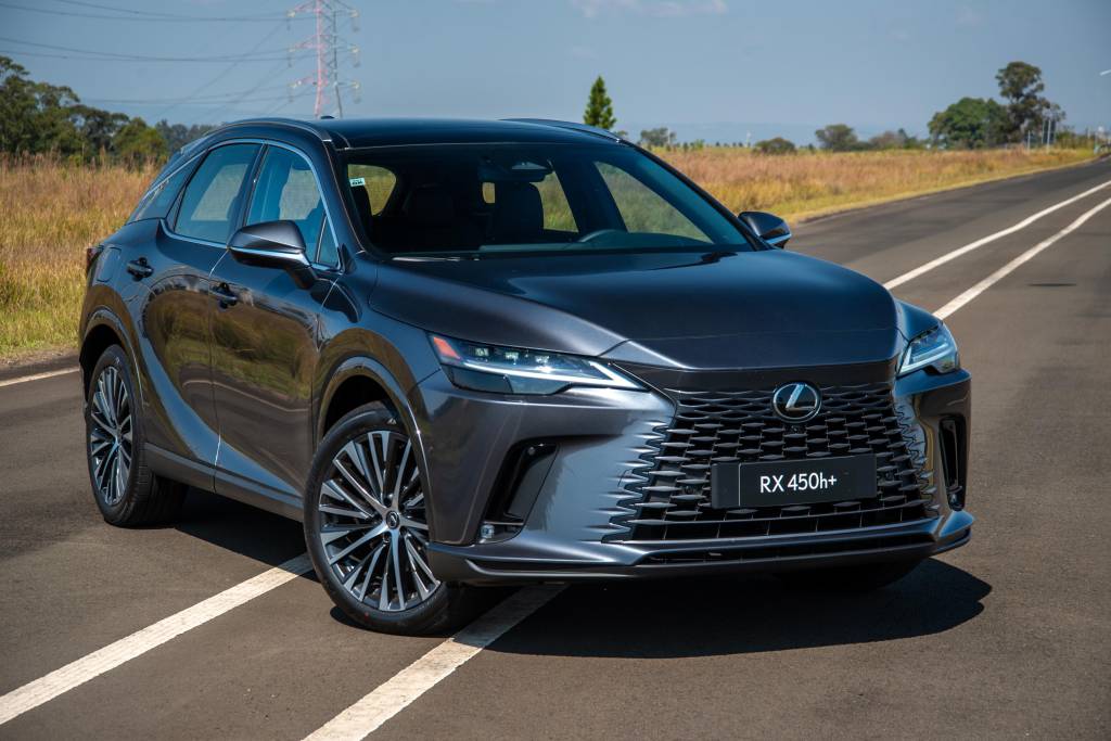Novo Lexus RX 450h+ é o híbrido plug-in que o RAV4 gostaria de ser