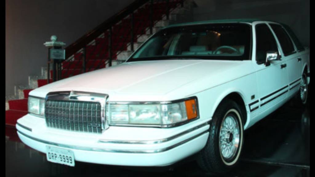 maxresdefault (1) Lincoln Town Car